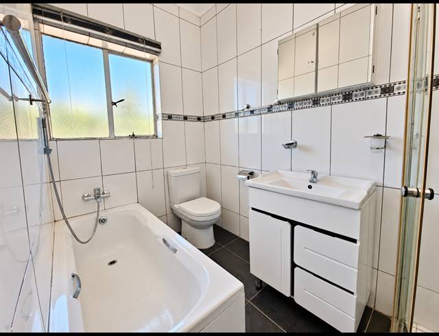 3 BEDROOM TOWNHOUSE FOR SALE IN THREE RIVERS PROPER